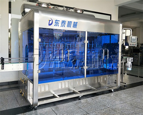 全自動(dòng)食用油灌裝機(jī)日常維護(hù)別放松，東泰替你把關(guān)